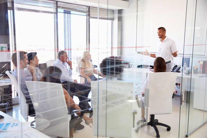 Tipos de back-office fundamentais para o funcionamento de uma organização. - Imagem: Shutterstock / Monkey Business Images