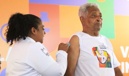 Vacinas bivalentes e monovalentes são igualmente eficazes e protegem da Covid; entenda