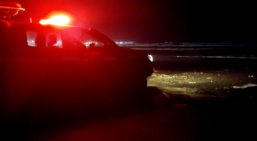 Naufrágio de barco com 12 turistas deixa 1 morto e 2 desaparecidos em Bertioga / Reprodução / Aconteceu em Bertioga