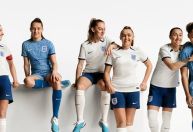 Jogadoras da Inglaterra pedem e seleção muda cor de shorts; entenda o porquê