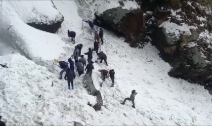 Avalanche no Himalaia mata ao menos sete turistas; autoridades buscam desaparecidos