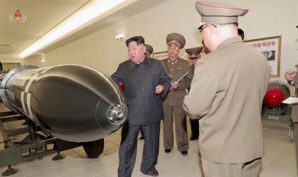 Kim Jong Un quer dissuasão de guerra mais "prática e ofensiva" e chama sul-coreanos de "fantoches traidores"
