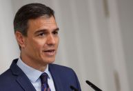 Pedro Sánchez anuncia que permanecerá no cargo de primeiro-ministro da Espanha