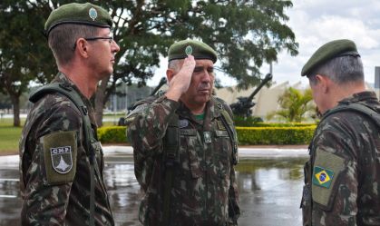 General Gustavo Henrique Dutra é exonerado do Comando Militar do Planalto