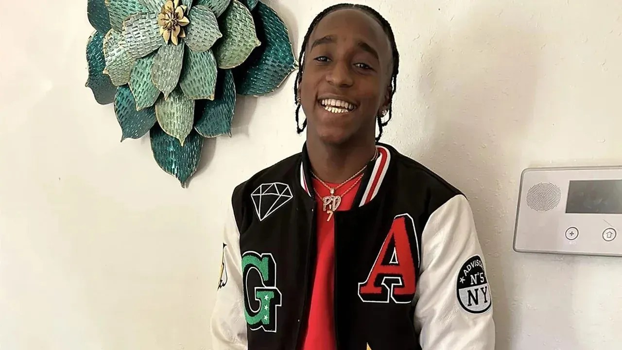 Philstavious Dowdell ganhou uma bolsa de estudos para estudar na Jacksonville State University / Philstavious Dowdell/Facebook
