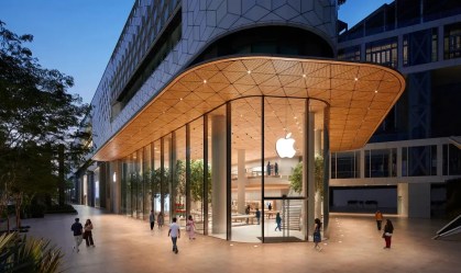 Tim Cook abre primeira loja da Apple na Índia