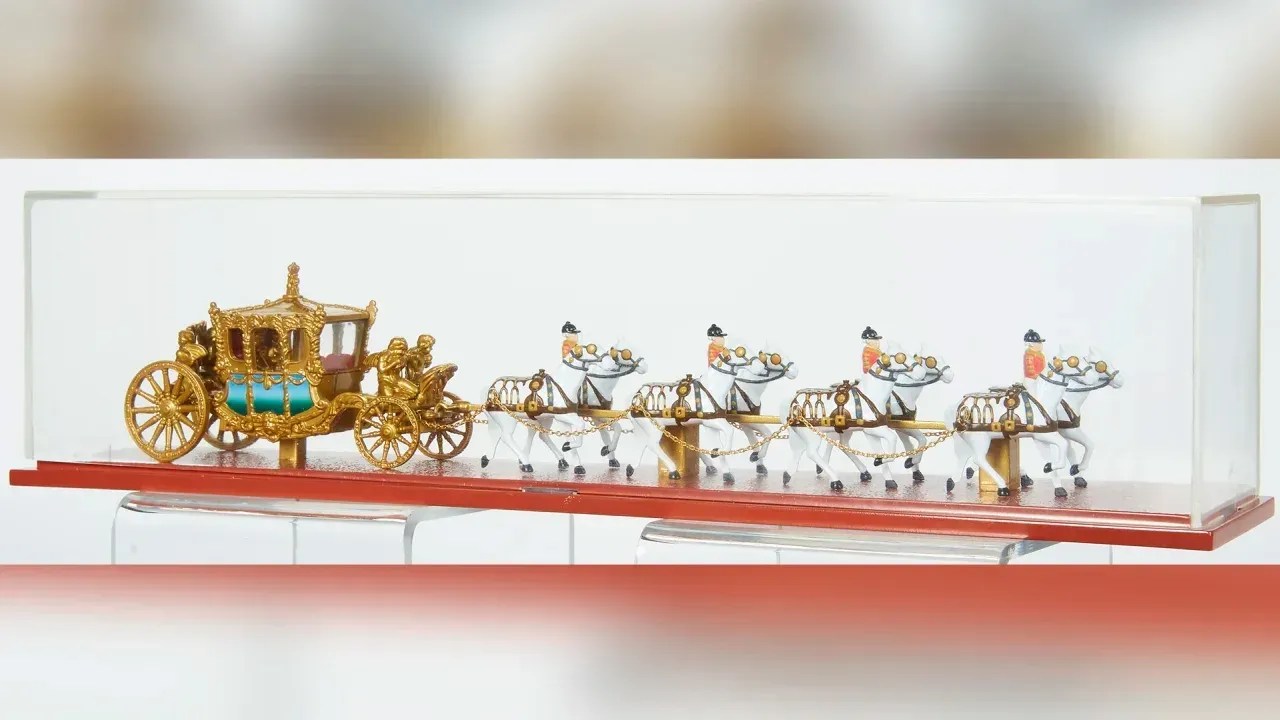 230425112741-02-mattel-coronation-coach