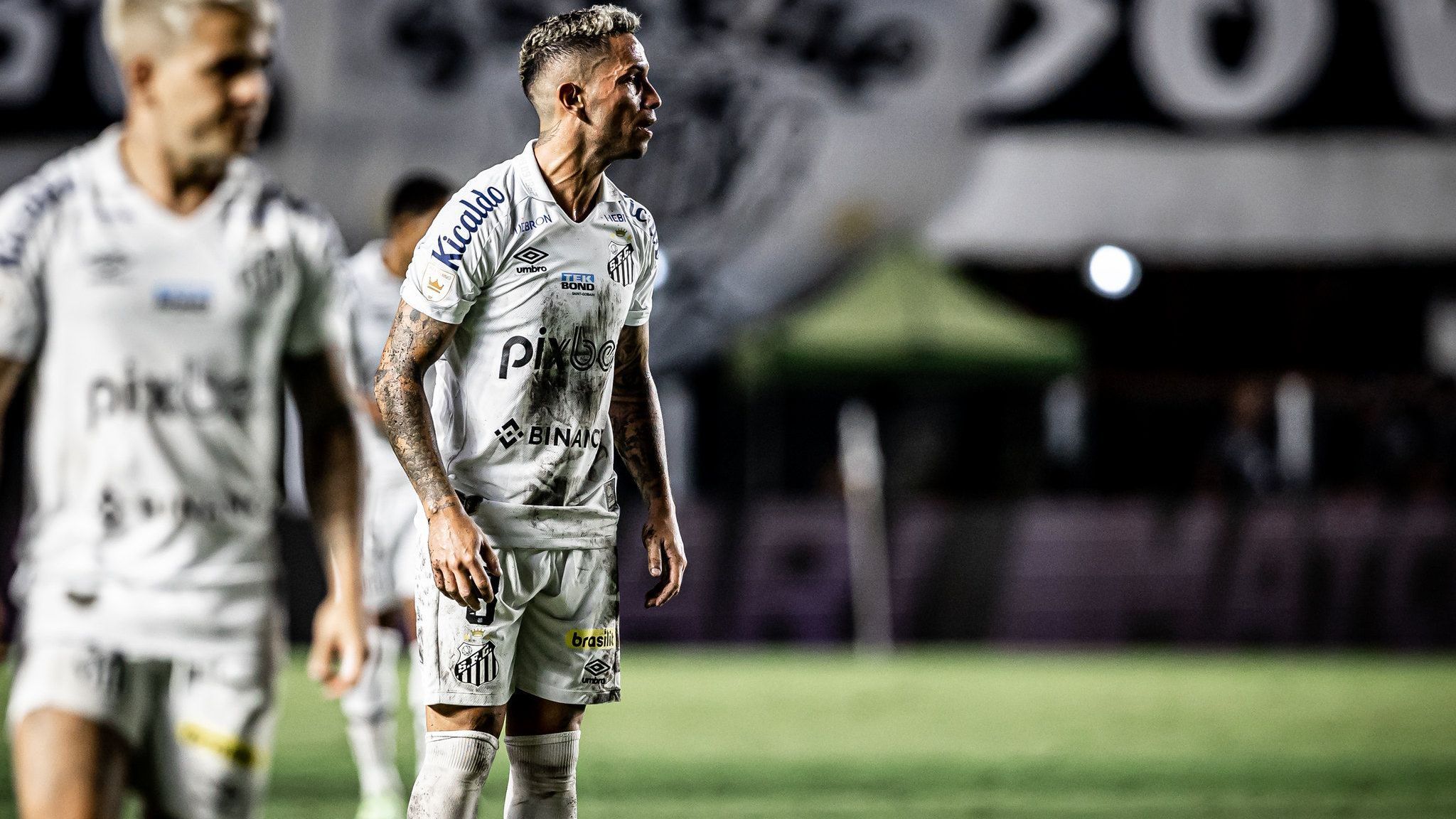Carabajal em ação pelo Santos contra o Água Santa no Paulistão