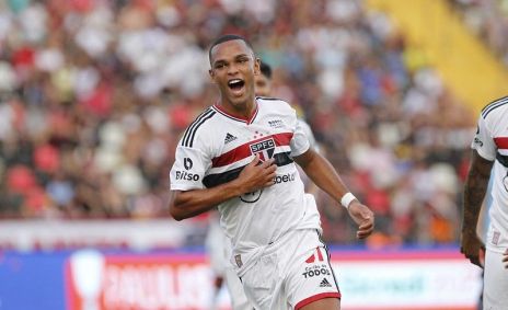 Juan, jogador do São Paulo, em partida pelo Campeonato Paulista