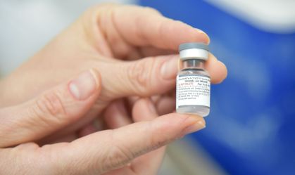 Anvisa alerta sobre circulação de fake news sobre vacina bivalente contra Covid-19