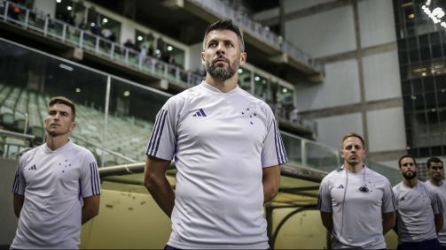 Paulo Pezzolano em seu último jogo pelo Cruzeiro, na semifinal do Campeonato Mineiro
