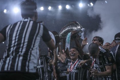 Galo levanta a taça do Campeonato Mineiro