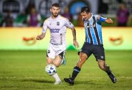 Grêmio: Vina recebe proposta da Arábia Saudita e pode deixar o Tricolor