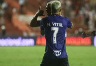 Jogador do Náutico xinga Mateus Vital, do Cruzeiro, por recusar troca de camisas