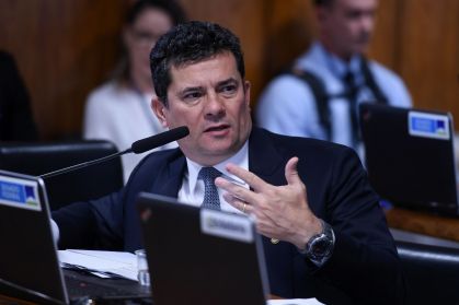 O senador Sergio Moro (União Brasil-PR) durante reunião em comissão no Senado