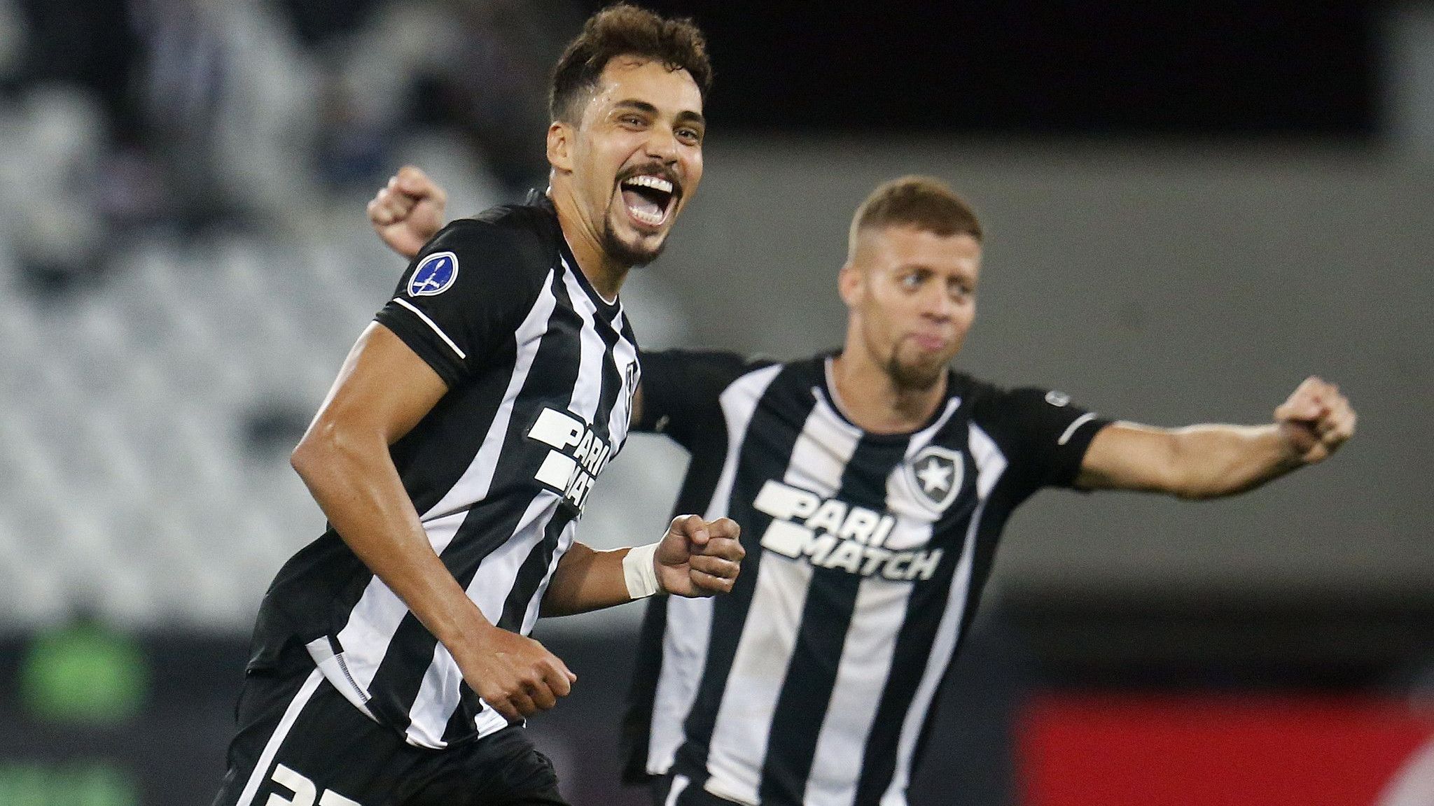 Eduardo voltou a marcar pelo Botafogo, agora de falta