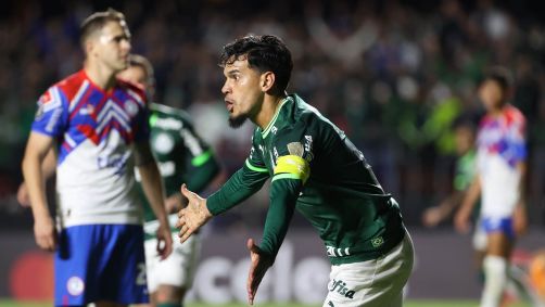 Gustavo Gómez fez um gol e deu a assistência para o outro na virada do Palmeiras