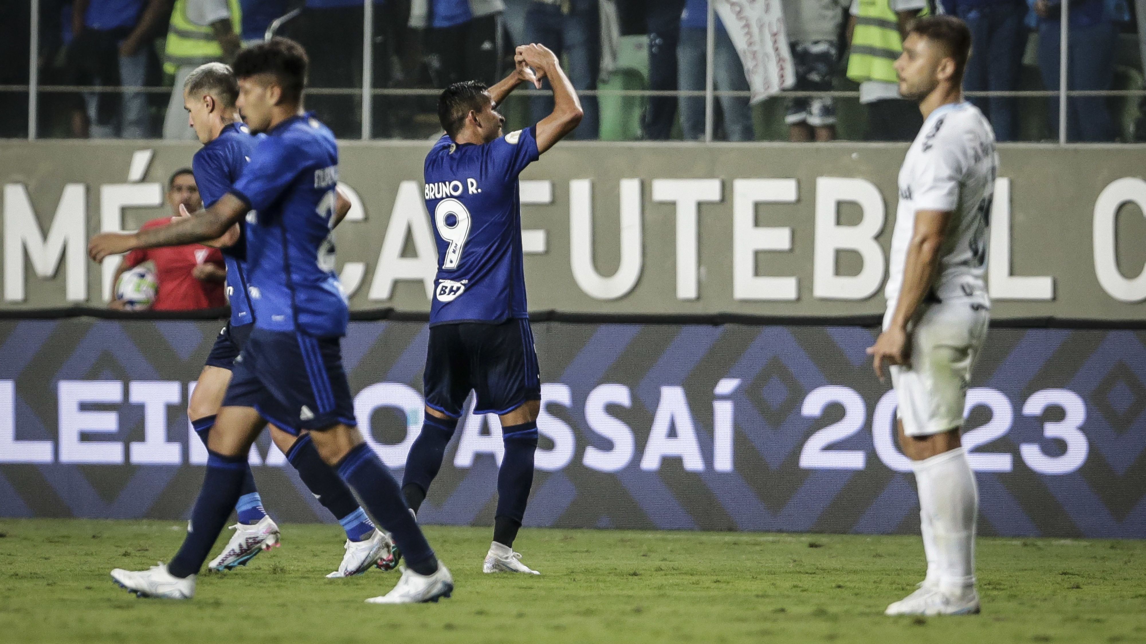 Bruno Rodrigues comemora seu gol no Independência