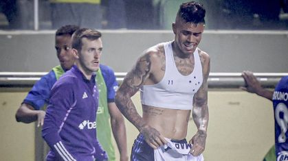 Richard se emociona ao marcar o gol da classificação do Cruzeiro