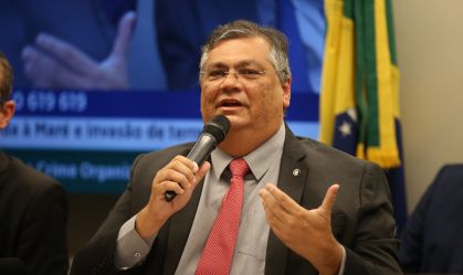 Lula diz a Dino que não vai separar Segurança Pública da Justiça, dizem fontes