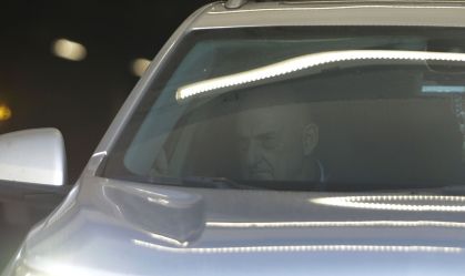 General Gonçalves Dias, ex-chefe do GSI, deixa a sede da Polícia Federal, em Brasília, após depor