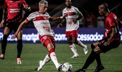 Athletico e CRB se enfrentaram em Maceió