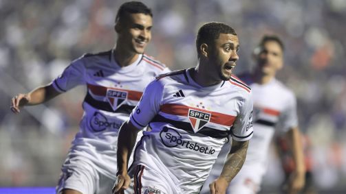 Wellington Rato comemora o gol da classificação do São Paulo sobre o Ituano