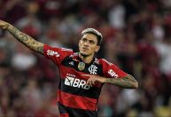 Pedro faz quatro gols e Flamengo amassa o Maringá no Maracanã: 8 a 2