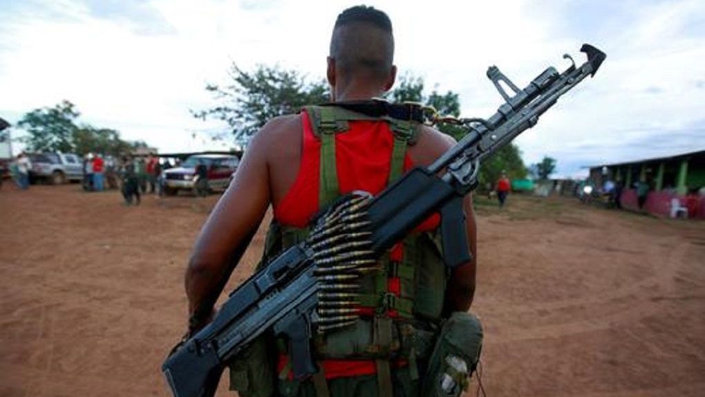 Foto de archivo.  Un excombatiente de las Fuerzas Armadas Revolucionarias de Colombia (FARC) cerca de El Diamante en los Llanos del Yarí