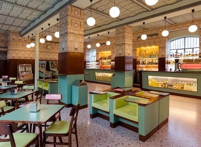 Bar Luce, na Fundação Prada, em Milão / reprodução