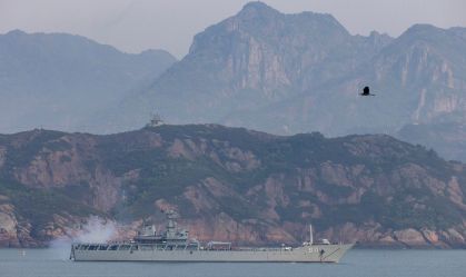 Aeronaves e navios chineses seguem próximos a Taiwan após fim de exercícios 