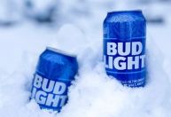 Dona da Bud Light perde classificação de igualdade após polêmica com influenciadora transgênero