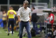 Goleiro titular do Grêmio não enfrenta Cruzeiro por indisciplina; entenda