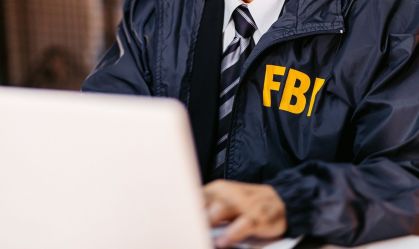 Autoridades dos EUA investigam envio de mensagens racistas