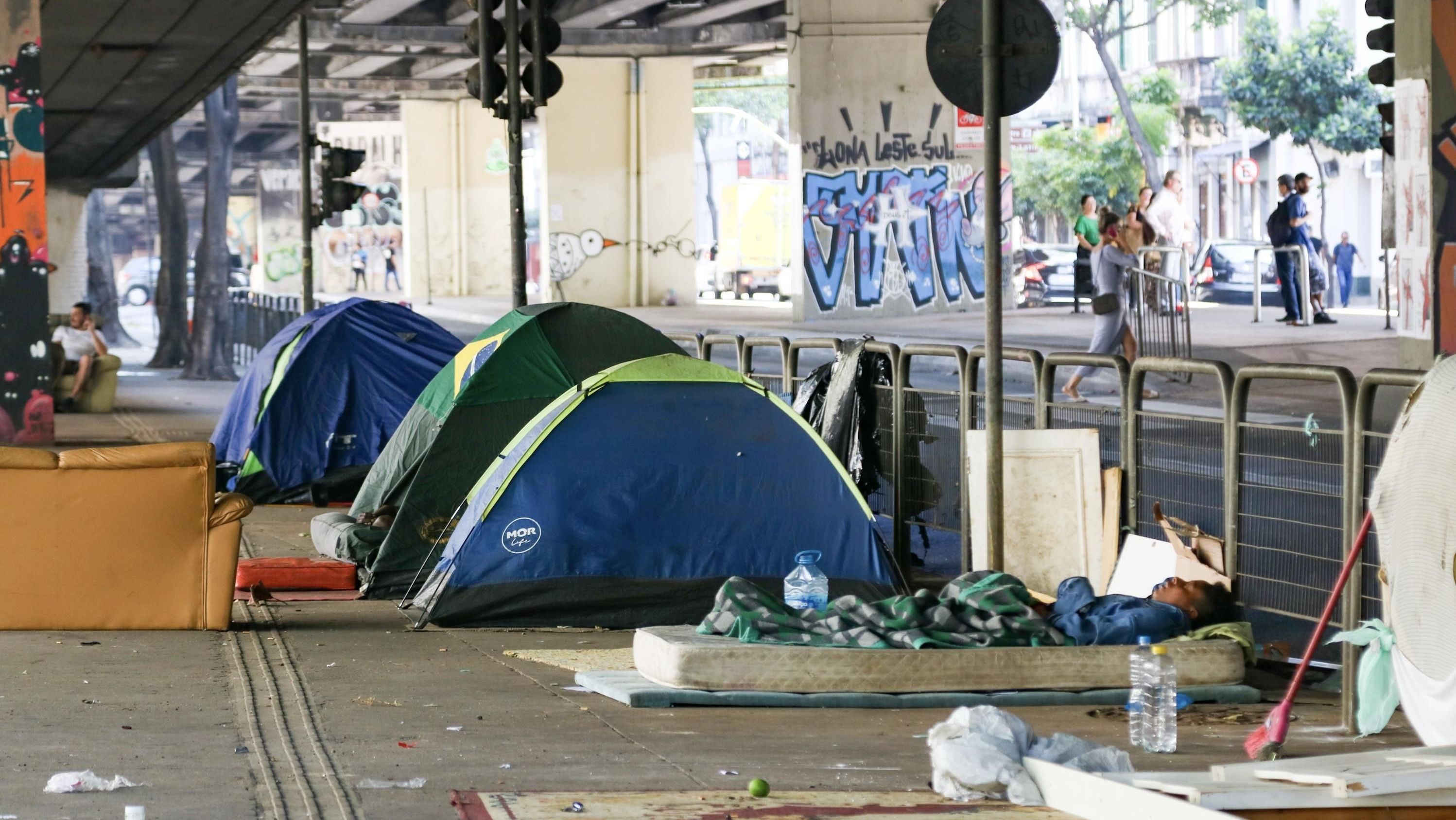 MORADORES EM SITUAÇÃO DE RUA MINHOCÃO