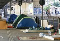 Projeto que torna doação de comida a moradores de rua mais rigorosa em SP é suspenso