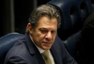 Estamos tomando medidas difíceis, mas vamos sanear as contas públicas, diz Haddad
