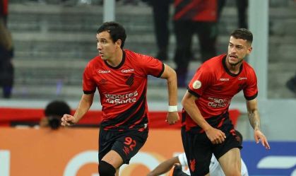 Na Arena da Baixada, Athletico vence o Goiás na estreia do Brasileirão