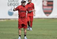 Sampaoli pede gramados melhores para evolução do futebol brasileiro