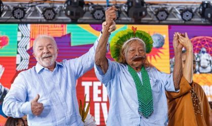 Lula viaja ao Xingu para se encontrar com Raoni