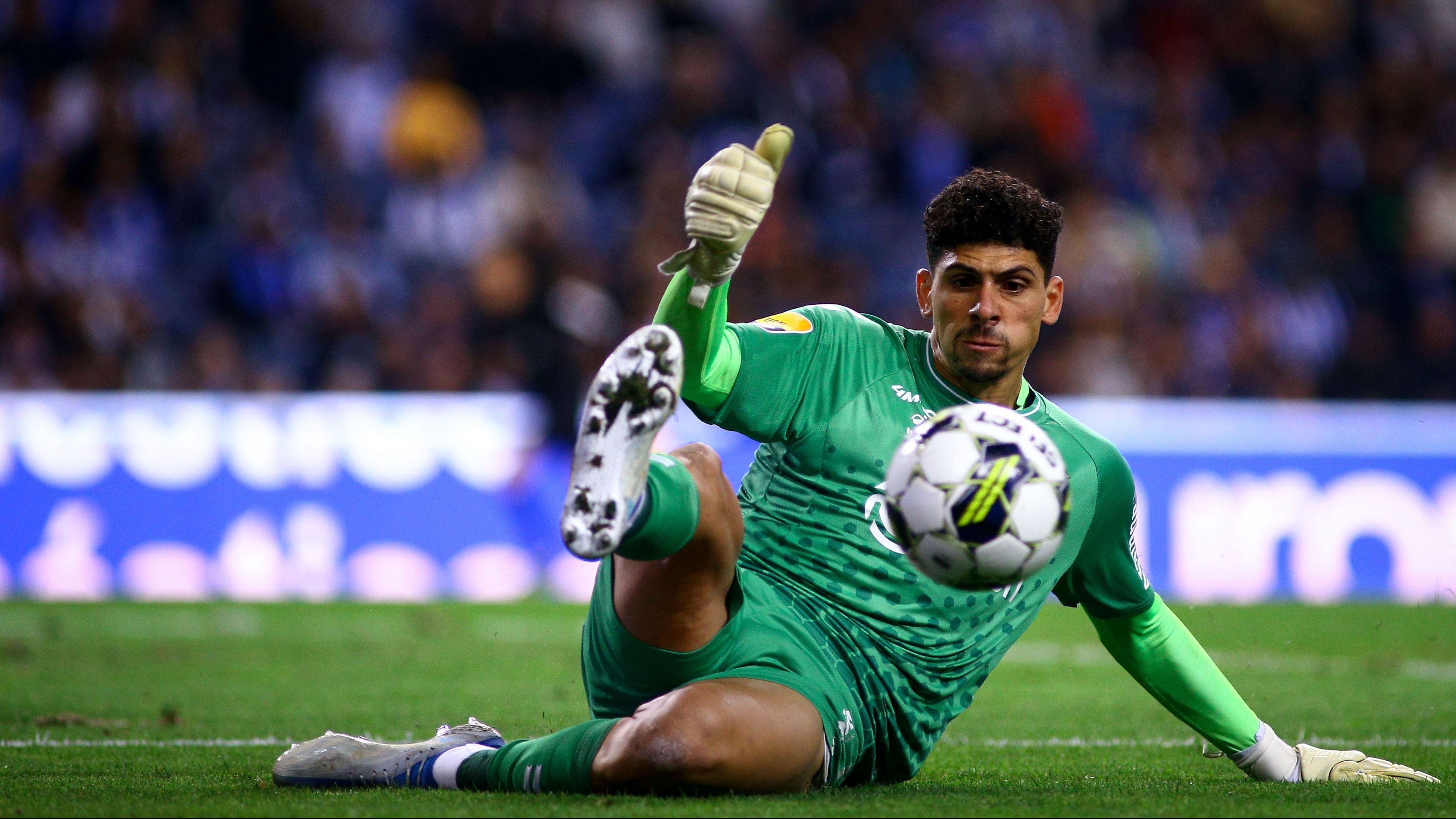 Matheus Magalhães em ação pelo Braga