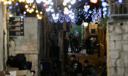 Polícia israelense atua na segurança de mesquita em Jerusalém após a morte de um homem no local
