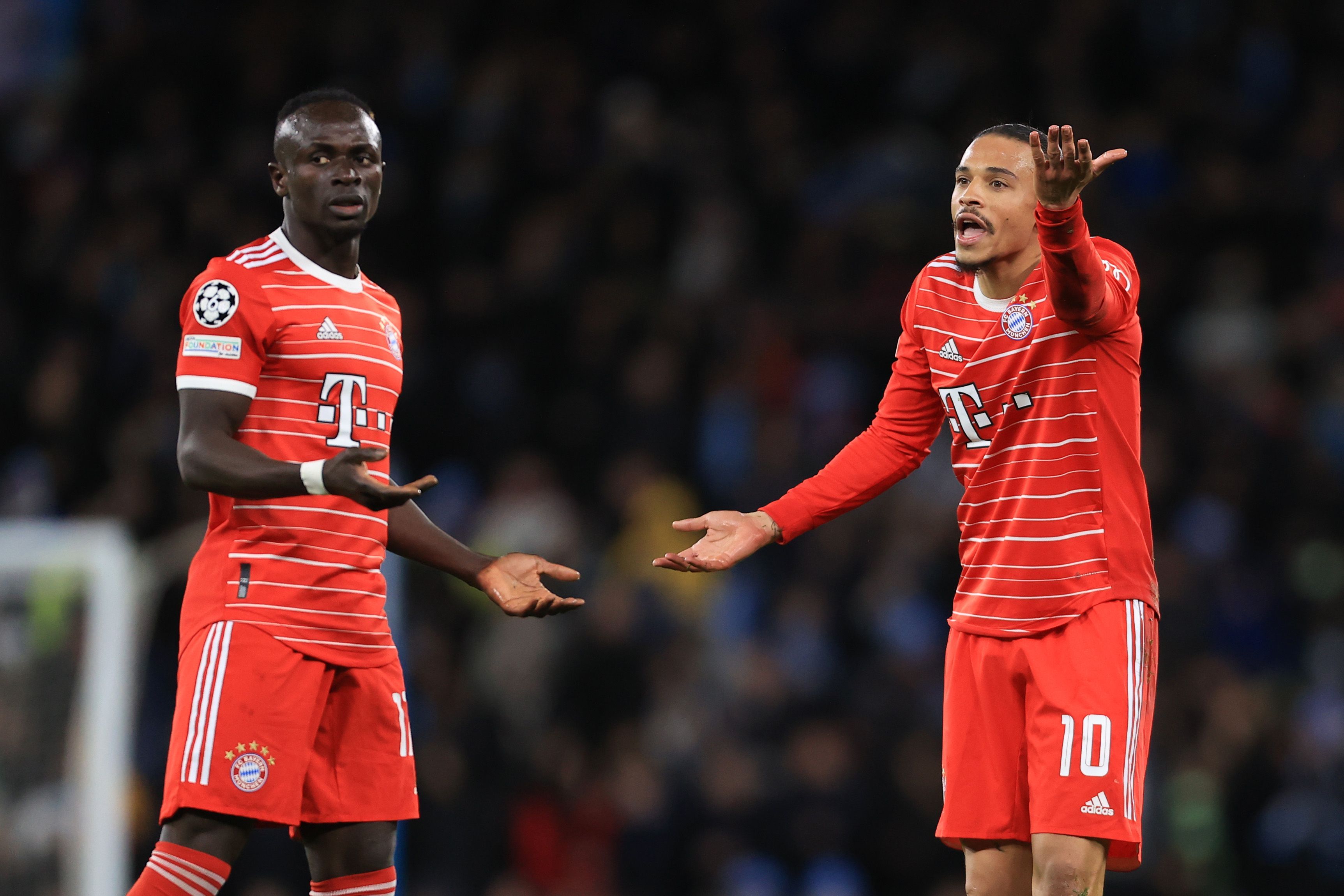 Mané e Sané discutem no jogo do Bayern