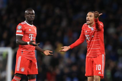 Mané e Sané discutem no jogo do Bayern