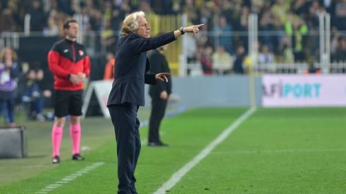 Jor Jesus no empate do Fenerbahce contra o Istanbulspor