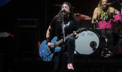 Foo Fighters celebra 30 anos com lançamento surpresa de "Todays Song"; ouça