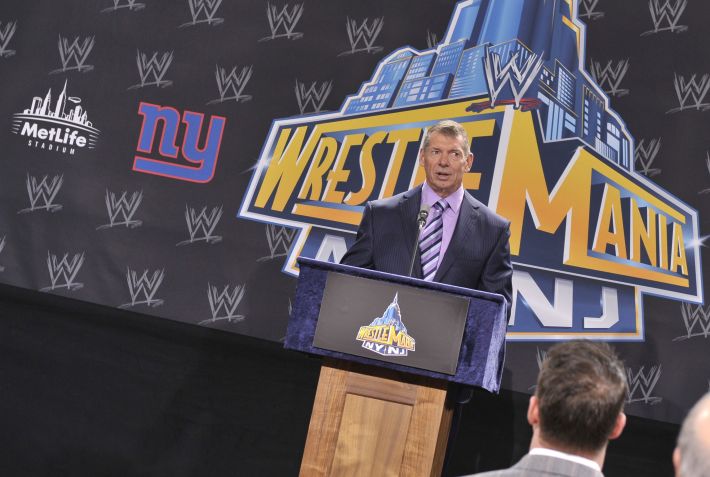 Vince McMahon em coletiva de imprensa em 2012. / Michael N. Todaro/Getty Images