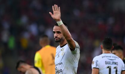 Hoje no Fluminense, Renato Augusto processa o Corinthians em R$5,4 milhões