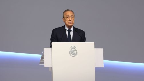 Florentino Pérez durante assembleia geral do Real Madrid