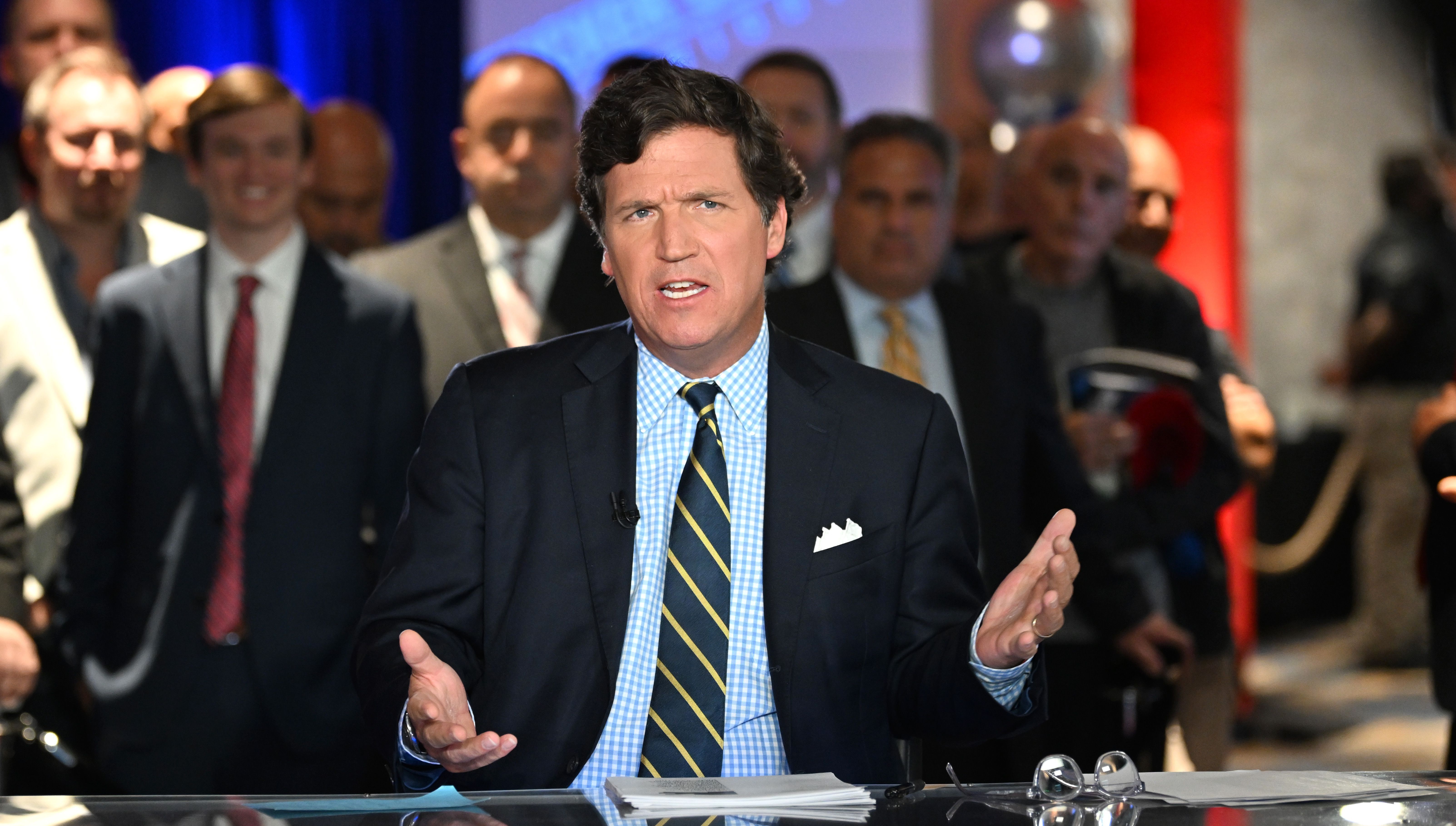 Âncora Tucker Carlson em evento da Fox na Flórida, em novembro de 2022.